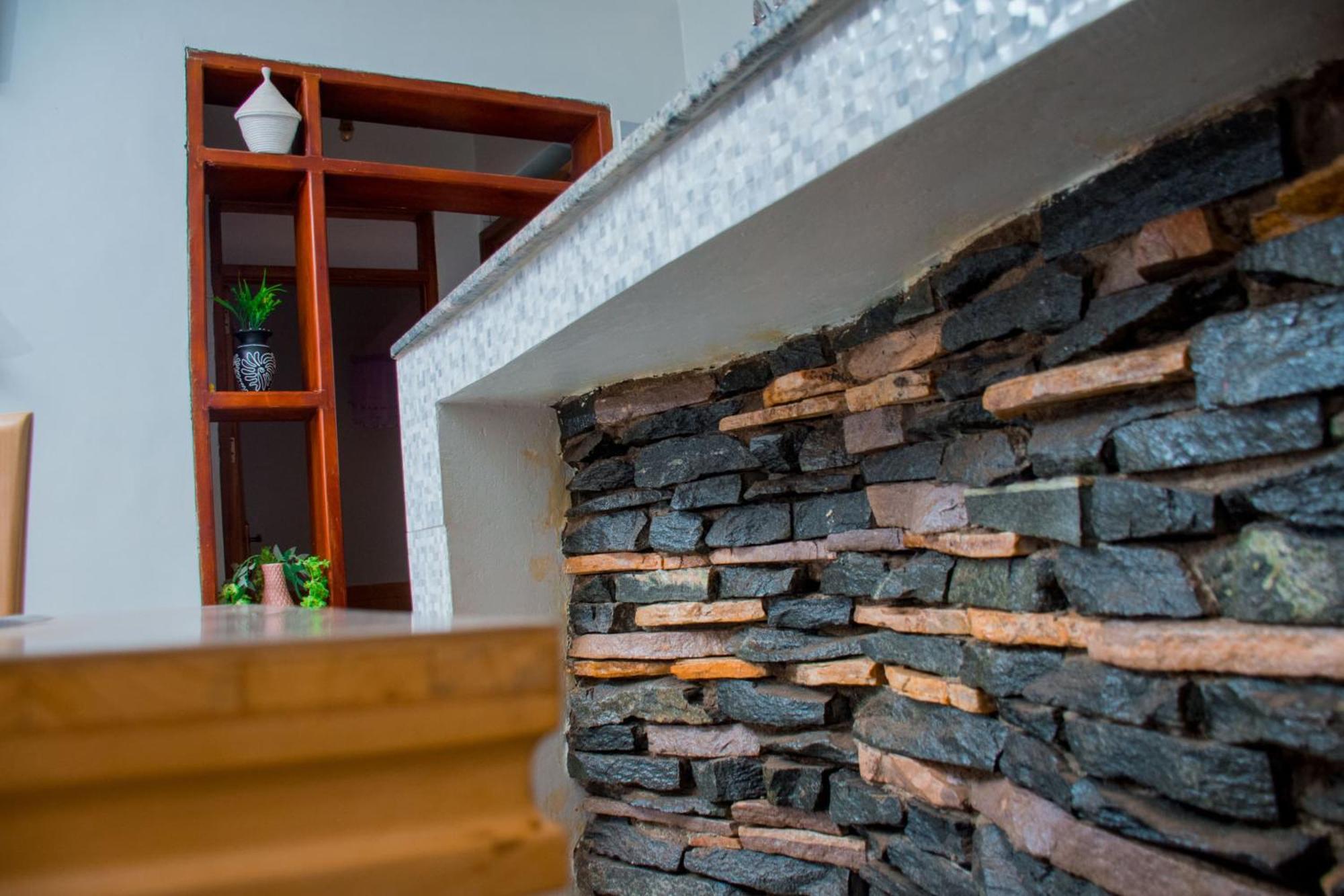 Travel Sanctuary - Luxury2 * Kampala